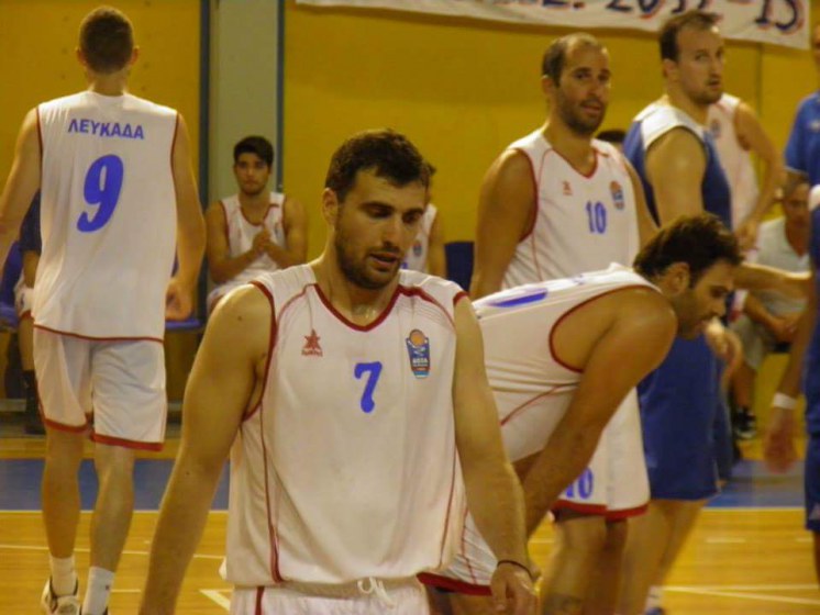 Babis Mouratides signs at Iraklis Thessaloniki. 